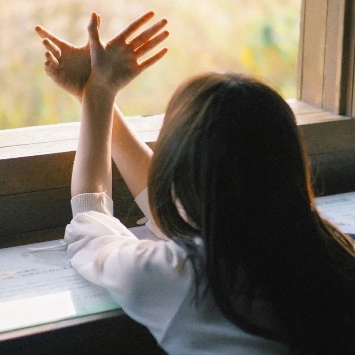 万丈光芒暖丝凉